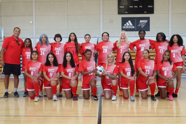 Women's soccer Team posing